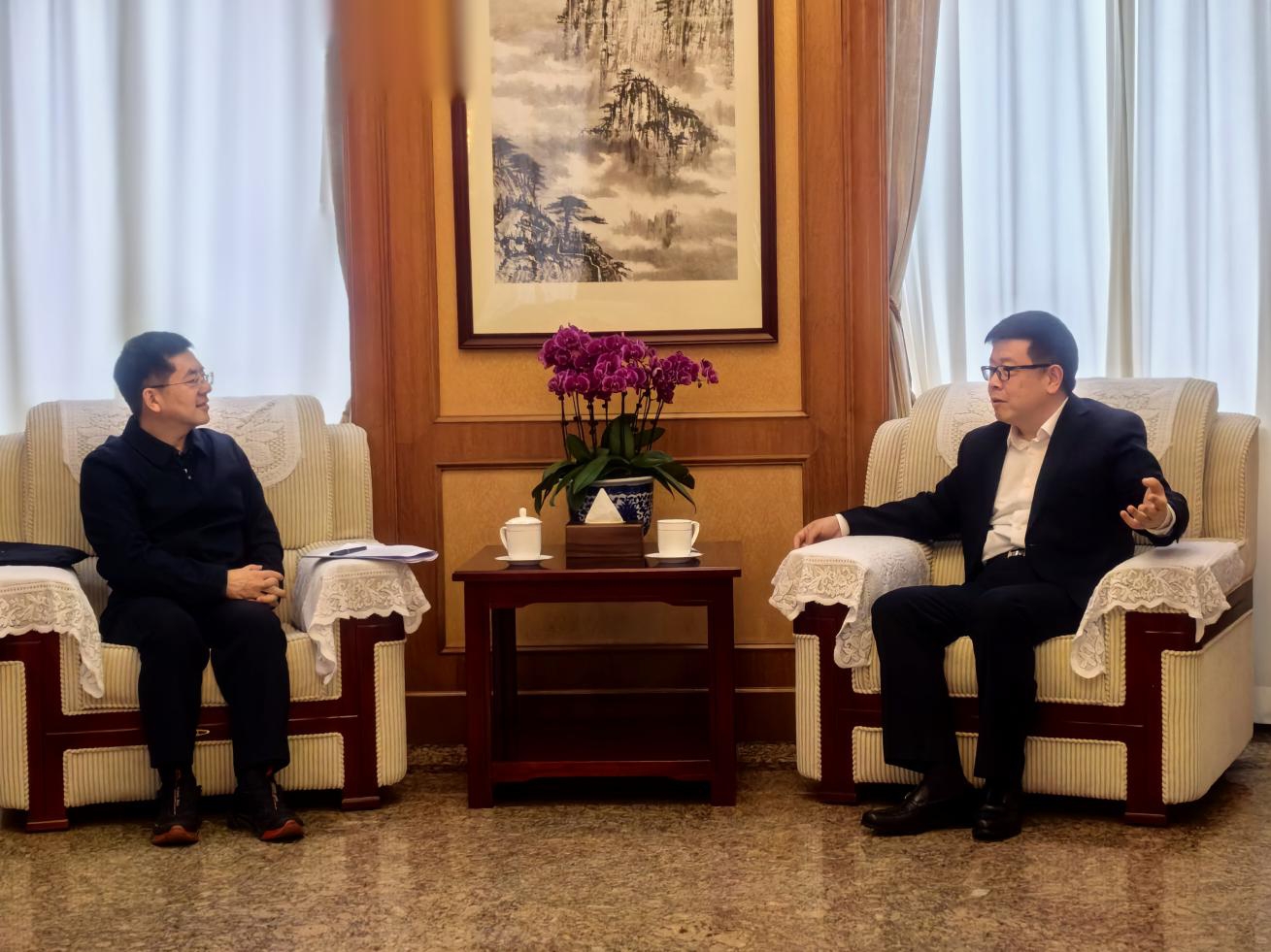 邹肖力副会长会见北京市人民对外友好协会党组书记王禹一行